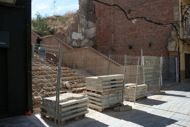 La aparición de restos arqueológicos obliga a modificar la escalera de acceso al Molinete - 1, Foto 1