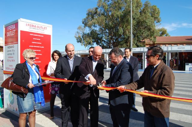 Descuentos de hasta el 70% en la I Feria Outlet de Las Torres de Cotillas - 1, Foto 1