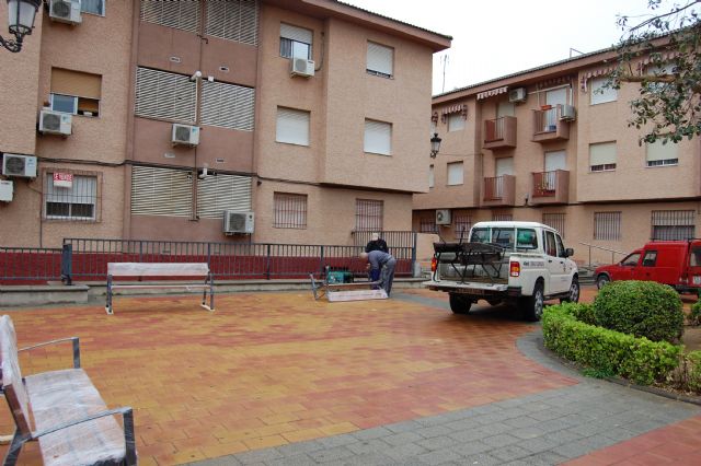 El Ayuntamiento renueva el mobiliario urbano del municipio - 2, Foto 2