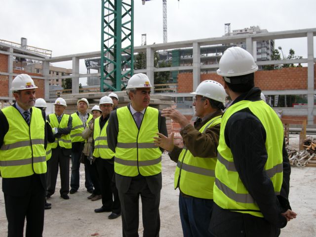 El delegado del Gobierno visita las obras del pabellón Cagigal - 1, Foto 1