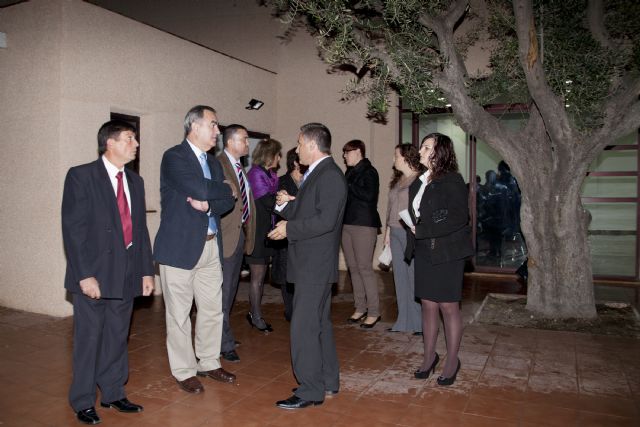 El delegado del Gobierno y el alcalde de Ceutí inauguran las obras de ampliación del Centro Cívico de los Torraos con cargo al Fondo Estatal 2010 - 2, Foto 2