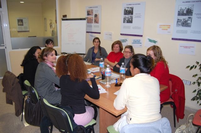 Lorquí se prepara para conmemorar el Día Internacional contra la Violencia hacia las Mujeres - 1, Foto 1