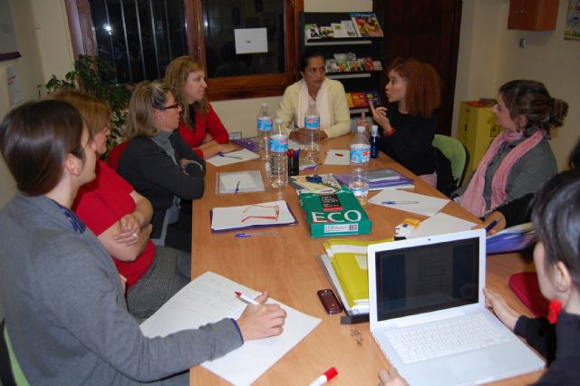 Lorquí se prepara para conmemorar el Día Internacional contra la Violencia hacia las Mujeres - 3, Foto 3