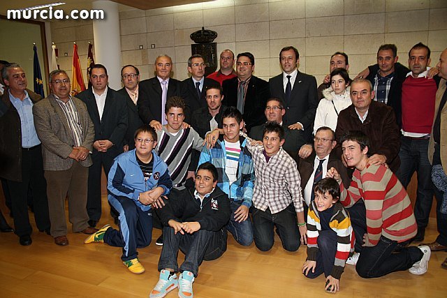 El ayuntamiento de Totana realiza una recepción institucional al presidente del FC Barcelona, Sandro Rosell, Foto 3
