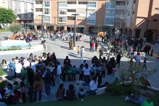 Numerosos niños participaron en las actividades organizadas con motivo del Día Internacional de los Derechos del Niño, Foto 2