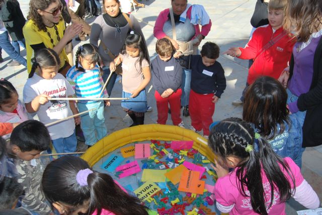 Numerosos niños participaron en las actividades organizadas con motivo del Día Internacional de los Derechos del Niño, Foto 3