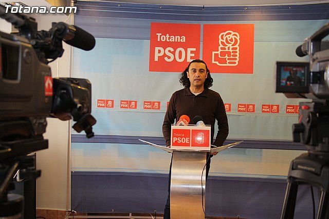 Martínez Usero: Carrión debe explicar de donde vamos a sacar 3.000 millones de pesetas, Foto 1