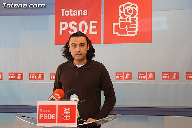 Martínez Usero: Carrión debe explicar de donde vamos a sacar 3.000 millones de pesetas, Foto 2