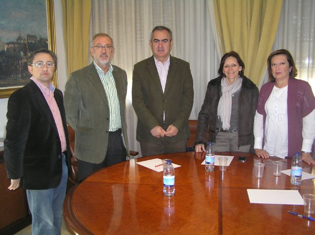 El PSOE de La Unión se reúne con el director general de Sostenibilidad para tratar la regeneración de la Bahía de Portmán - 1, Foto 1