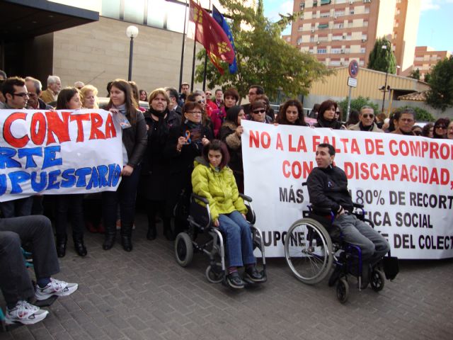 MIFITO participó en la concentración en apoyo al movimento asociativo de personas con discapacidad física y orgánica, Foto 3