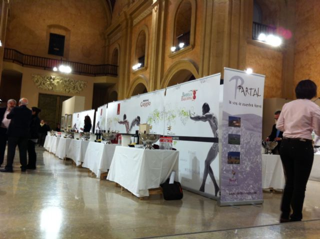 Las bodegas pertenecientes Consejo Regulador de la Denominación de Origen Bullas presentaron sus vinos - 2, Foto 2
