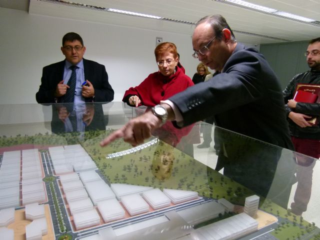 Begoña Garca Retegui reitera en Alhama el apoyo socialista a la Paramount, Foto 1