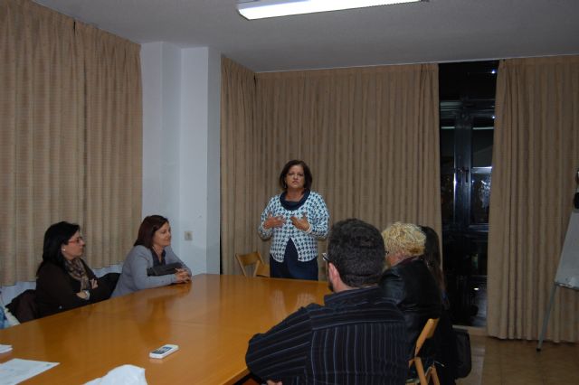 Los alumnos de Inglés Atención al Cliente de Alguazas finalizan el curso - 4, Foto 4