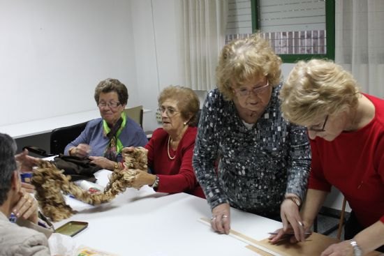 Talleres Tradicionales en el Centro de Mayores, Foto 1