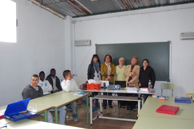 Los alumnos del PCPI de Alguazas reciben una charla-taller de prevención de la violencia de género - 1, Foto 1