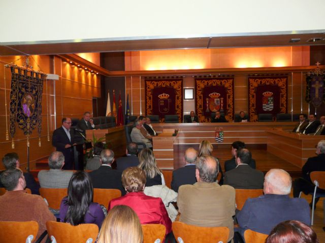 La Cofradía del Santísimo Cristo de las Penas de Molina de Segura recibe la Medalla de Oro de la Ciudad en el 25° aniversario de su refundación - 3, Foto 3