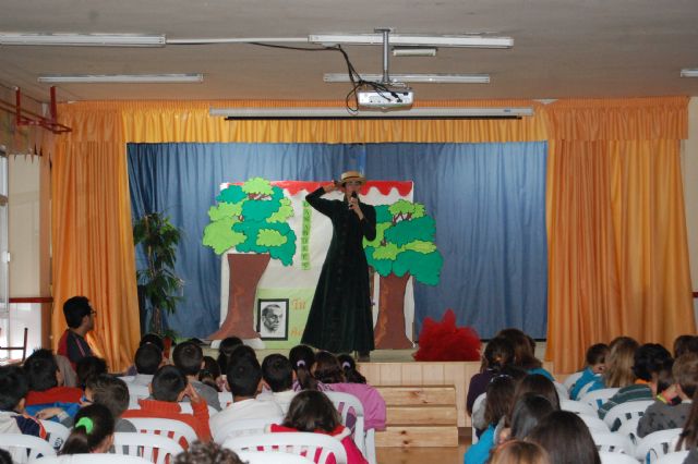 Cerca de 200  niños de Alguazas asisten al cuentacuentos de prevención contra la violencia de género - 3, Foto 3