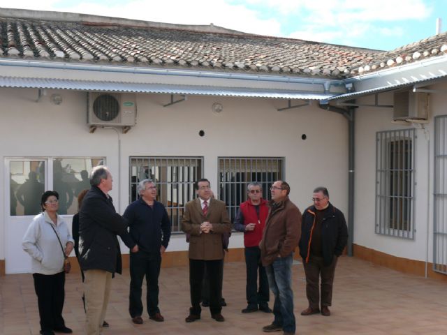 Abre, de nuevo, sus puertas el Centro Social Cruz de Piedra tras las obras de rehabilitacion realizadas con el Plan E - 1, Foto 1