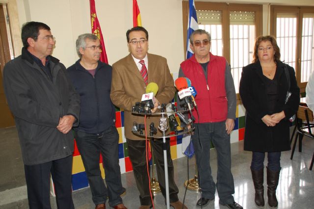 Abre, de nuevo, sus puertas el Centro Social Cruz de Piedra tras las obras de rehabilitacion realizadas con el Plan E - 2, Foto 2