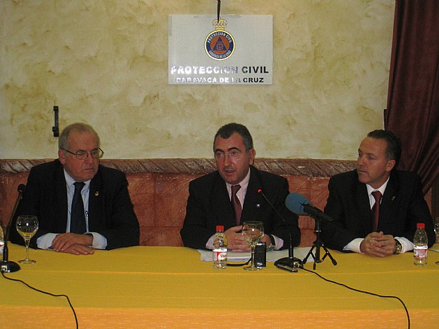 Campos elogia el esfuerzo de los voluntarios de Protección Civil en las labores de extinción de incendios forestales - 1, Foto 1