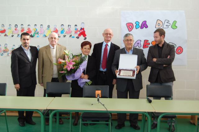 Gran homenaje al docente jubilado Joaquín Cantero en el Día del Maestro torreño - 2, Foto 2
