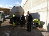 El Ayuntamiento de Lorca, a través de Limusa, reutilizará 12 m3 diarios de agua excedentaria de la piscina de San Antonio para el baldeo de calles