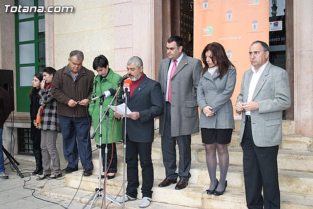 Totana se suma a la lucha contra la violencia de gnero, con una concentracin silenciosa - 15