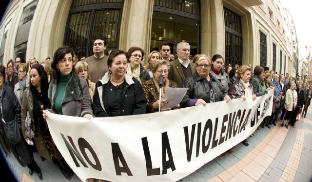 Ni una mujer maltratada más, ni una muerte más - 4, Foto 4