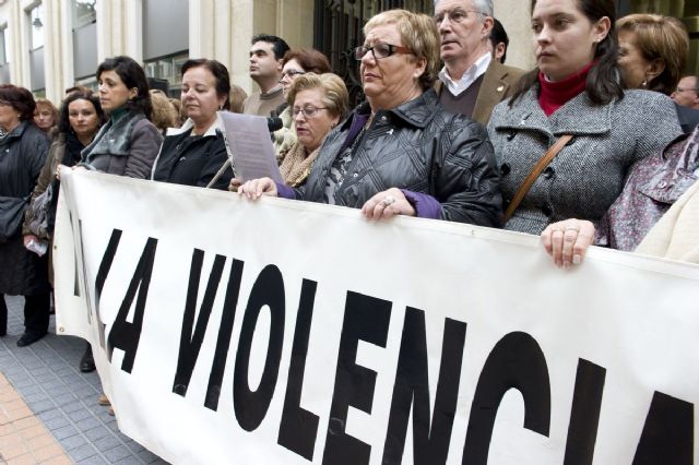 Ni una mujer maltratada más, ni una muerte más - 5, Foto 5