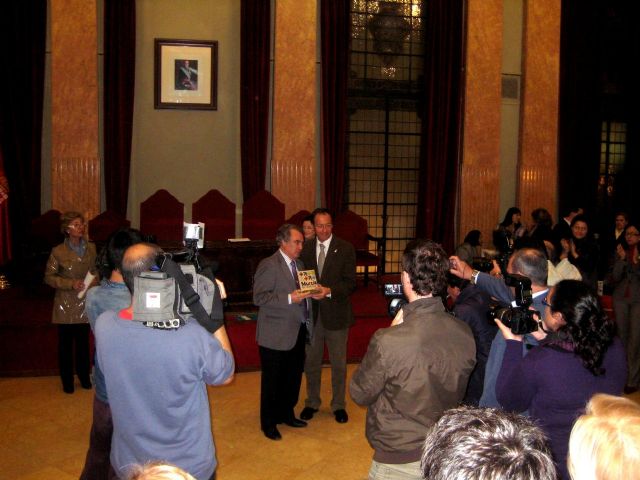 Remigio López, CAM y la Escuela de Arte y Superior de Diseño, distinguidos con el reconocimiento Murcia en Igualdad - 1, Foto 1