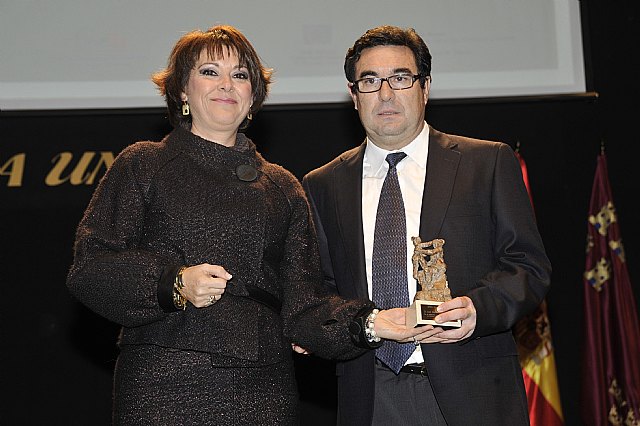 UCOERM distingue a Jos Manuel Romero, del Colegio Reina Sofa de Totana, con el Premio al Cooperativista - 3