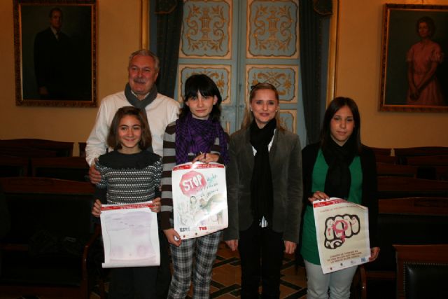 'Mujer' entrega los premios del concurso de carteles contra la violencia de género - 2, Foto 2