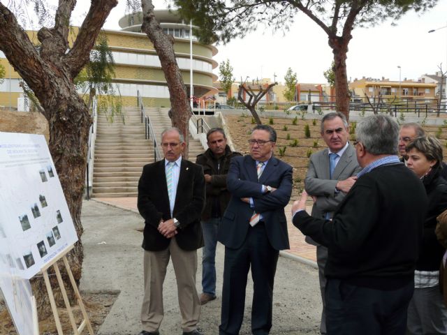 Visitan las obras de rehabilitación de sendas fluviales de la Rambla de los Calderones - 3, Foto 3