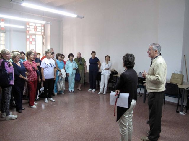45 mayores finalizan el curso de gimnasia energética - 1, Foto 1