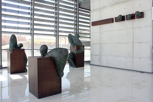 El vestíbulo de los Juzgados de Mula se viste de arte, con la escultura de Sofía Tornero - 2, Foto 2
