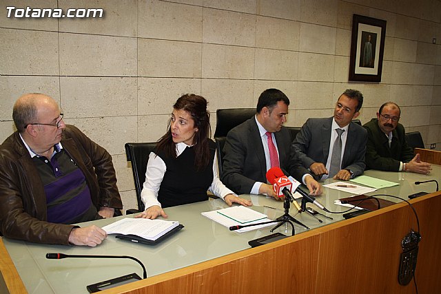 El ayuntamiento de Totana y el rea III del Servicio Murciano de Salud firman un convenio - 4