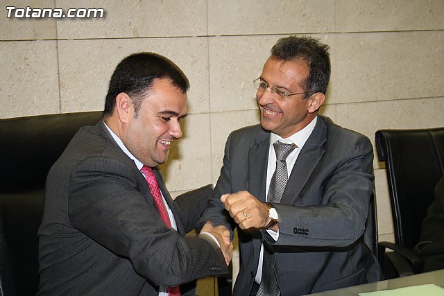 El ayuntamiento de Totana y el rea III del Servicio Murciano de Salud firman un convenio - 5