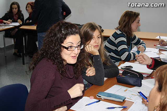 Visita a los alumnos de diversos cursos que se imparten en el Centro de Desarrollo Local - 11