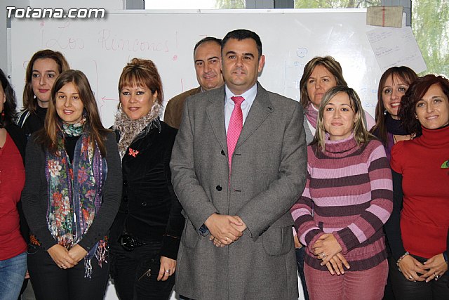 Visita a los alumnos de diversos cursos que se imparten en el Centro de Desarrollo Local - 23