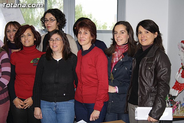 Visita a los alumnos de diversos cursos que se imparten en el Centro de Desarrollo Local - 24