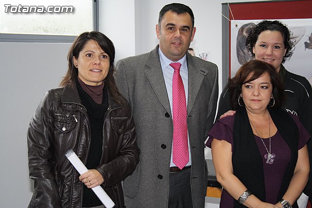 Visita a los alumnos de diversos cursos que se imparten en el Centro de Desarrollo Local - 38