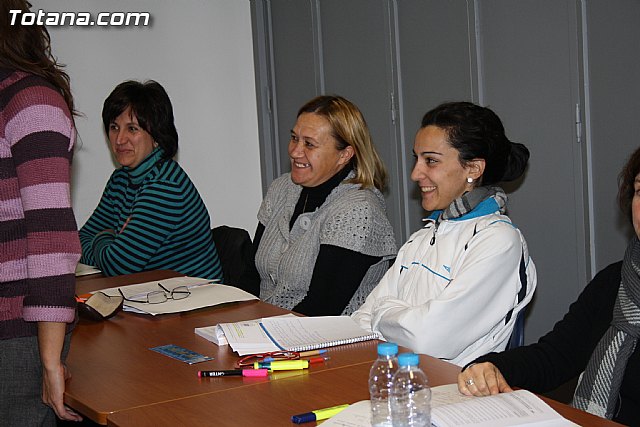 Visita a los alumnos de diversos cursos que se imparten en el Centro de Desarrollo Local - 44