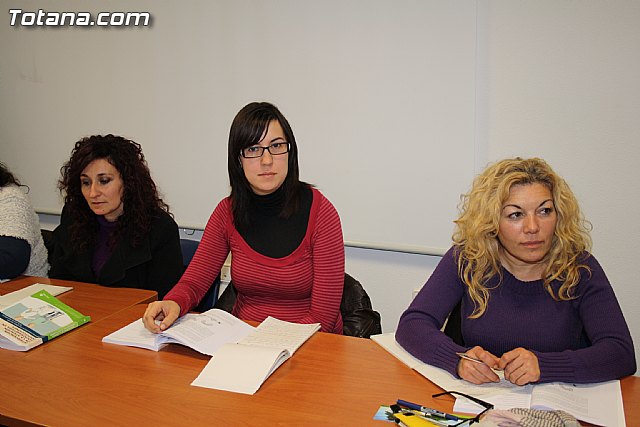 Visita a los alumnos de diversos cursos que se imparten en el Centro de Desarrollo Local - 49