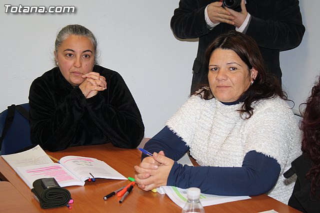 Visita a los alumnos de diversos cursos que se imparten en el Centro de Desarrollo Local - 50