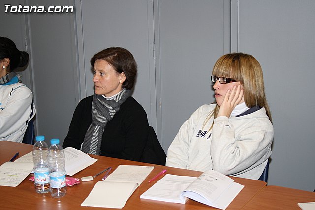 Visita a los alumnos de diversos cursos que se imparten en el Centro de Desarrollo Local - 52