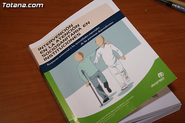 Visita a los alumnos de diversos cursos que se imparten en el Centro de Desarrollo Local - 60