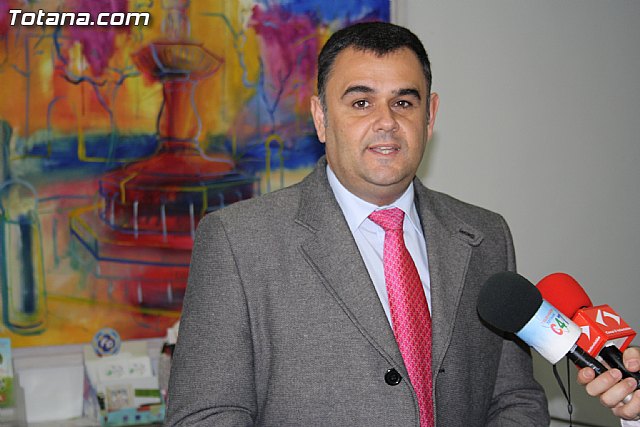 Visita a los alumnos de diversos cursos que se imparten en el Centro de Desarrollo Local - 68