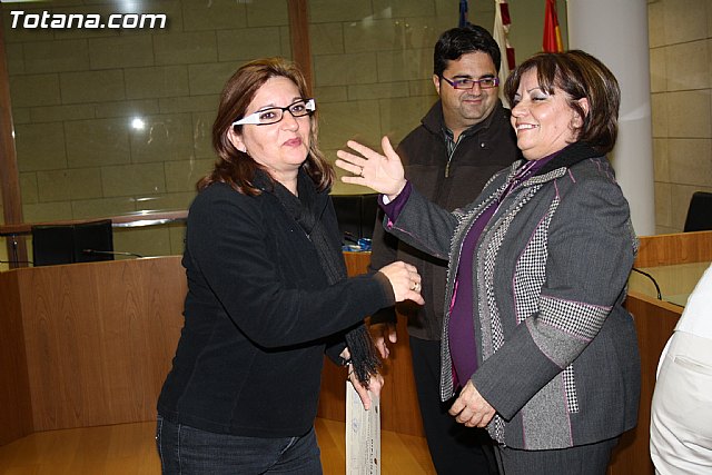 Entrega de diplomas de los cursos de salud para mujeres inmigrantes y de cuidados de personas dependientes - 12