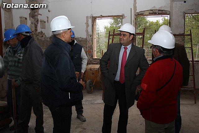 El alcalde y el concejal de Fomento y Empleo visitan las obras de restauracin de la Casa de las Monjas - 25