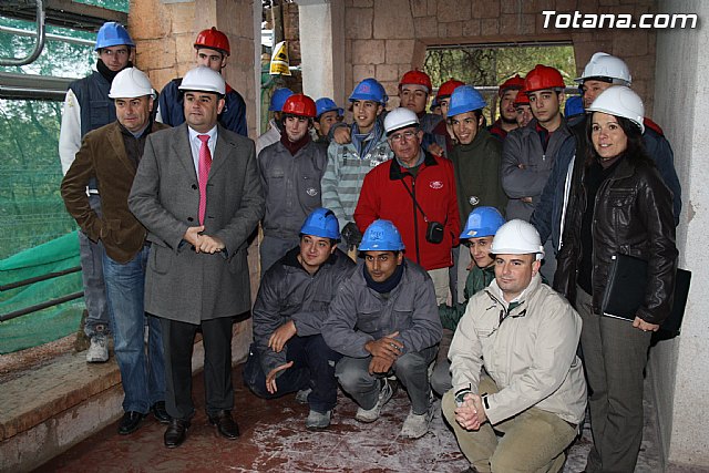El alcalde y el concejal de Fomento y Empleo visitan las obras de restauracin de la Casa de las Monjas - 51